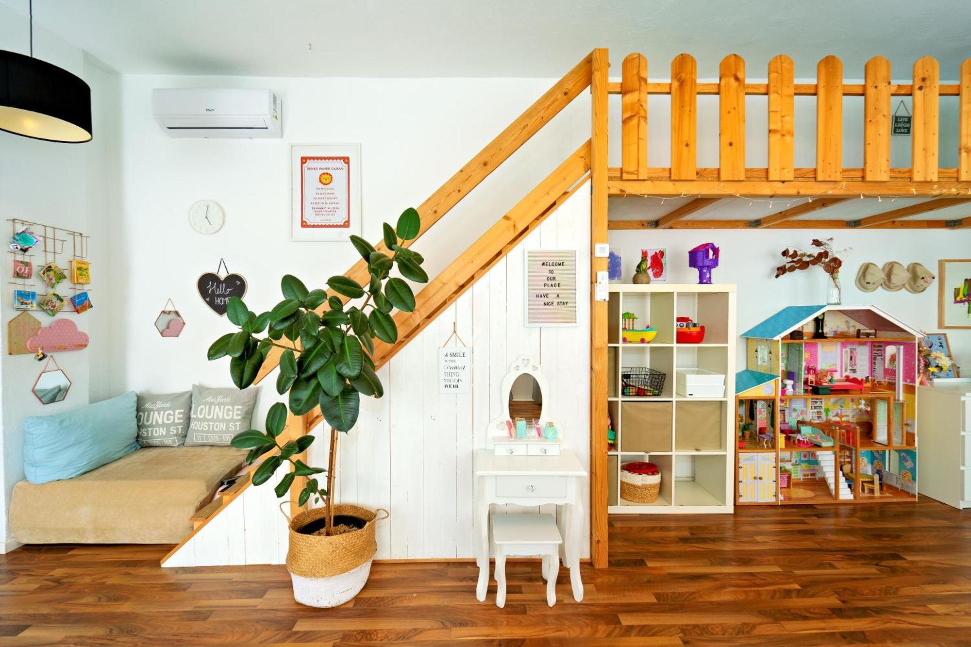 Feriehus Loft House 170qm, Central, Own Garden, Parking Lot Offenbach am Main