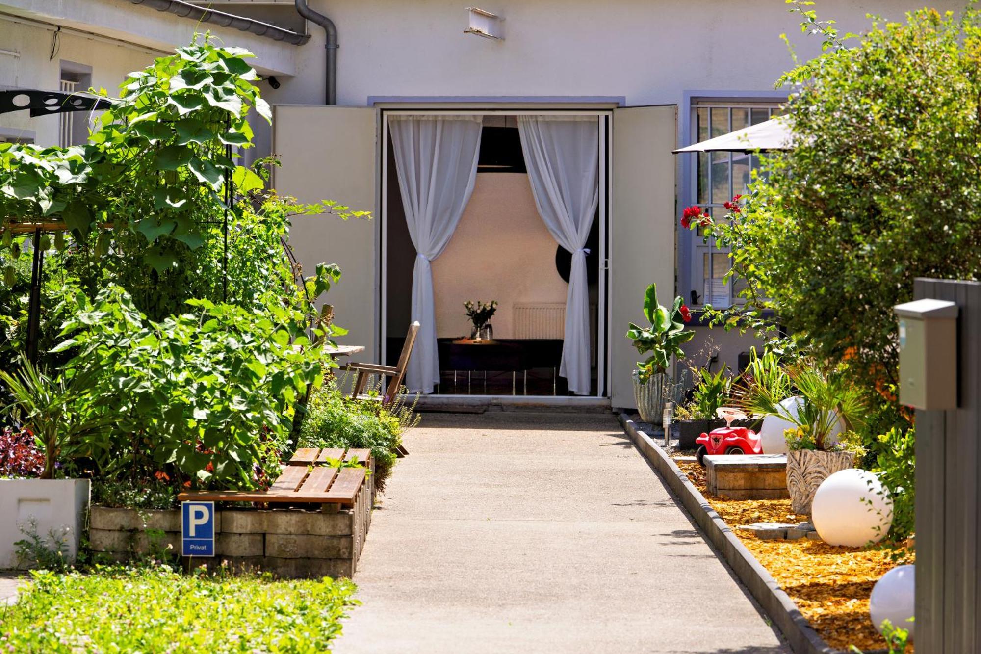 Holiday home Loft House 170qm, Central, Own Garden, Parking Lot Offenbach am Main