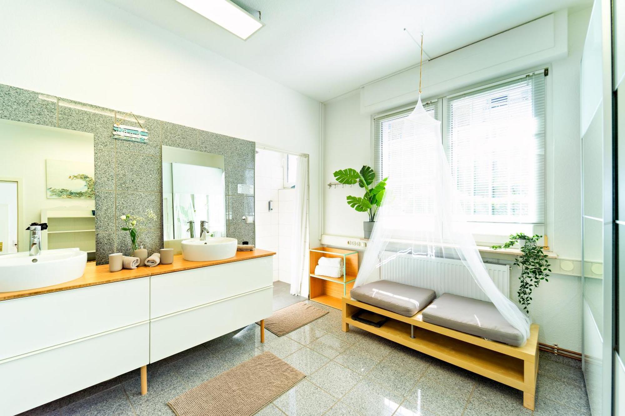 Loft House 170qm, Central, Own Garden, Parking Lot Feriehus Offenbach am Main